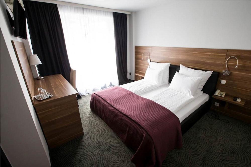 Hotel President アラド エクステリア 写真