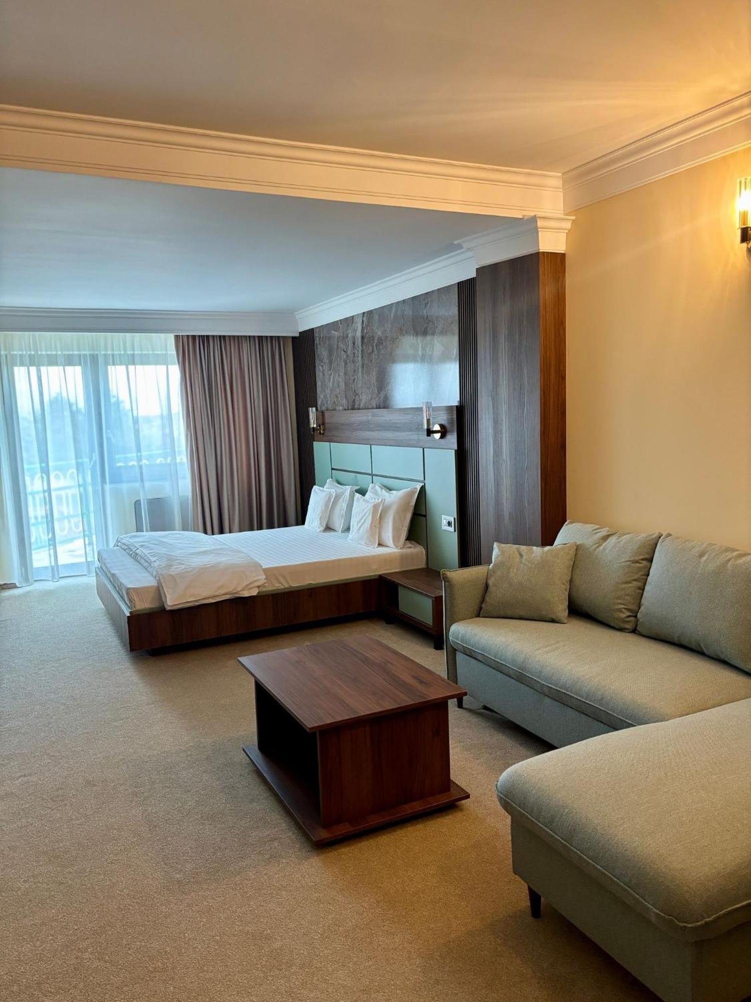 Hotel President アラド エクステリア 写真
